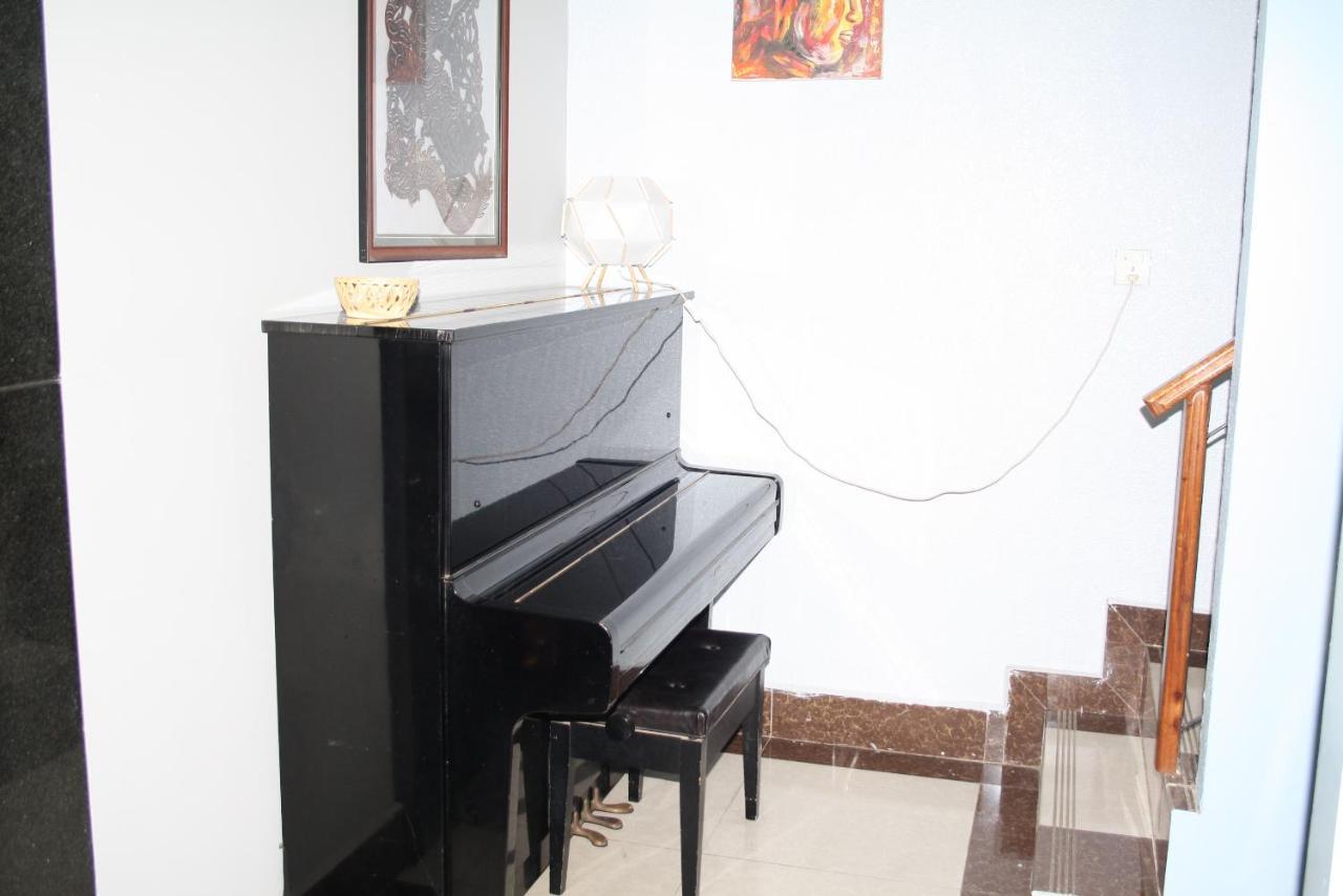 Lalune Hotel Phnom Penh Ngoại thất bức ảnh